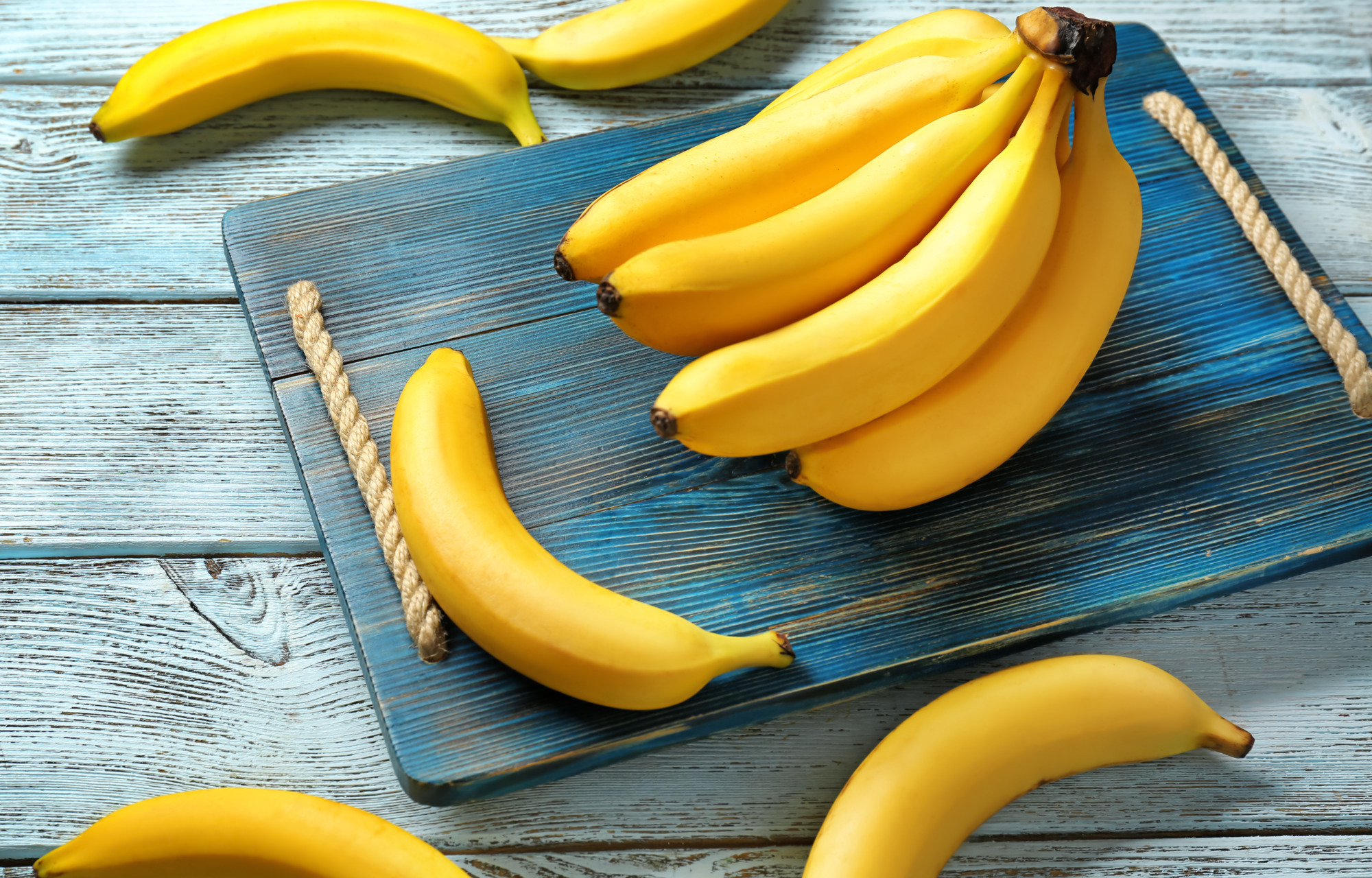 Можно ли бананы на голодный желудок утром. Банан. Фрукты банан. Красивый банан. Десертный банан.