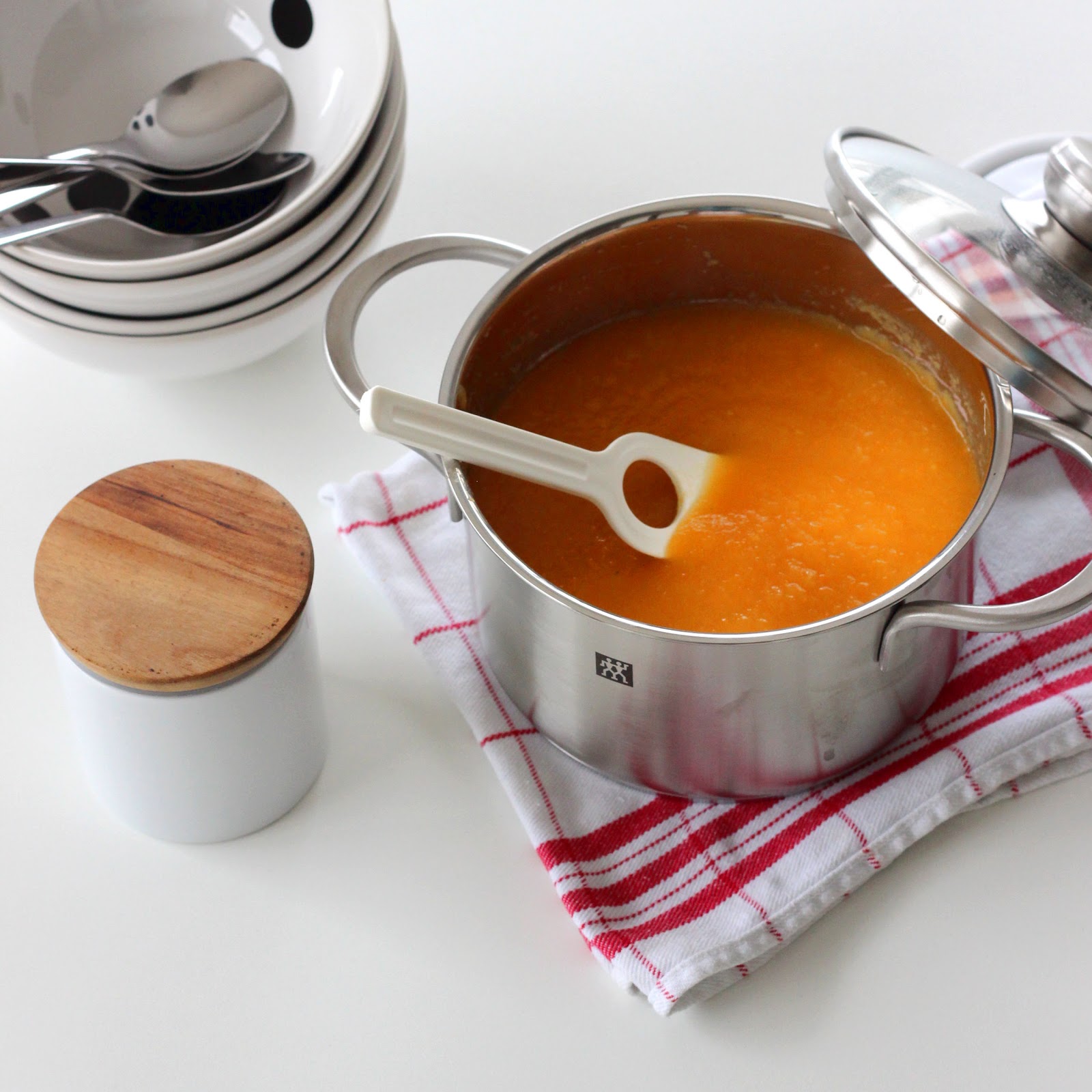 Дюкановский суп-пюре с патиссонами и морковью