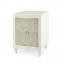 Тумба TAYLOR NIGHTSTAND / CREAM LACQUER AND SHAGREEN Тумба TAYLOR NIGHTSTAND / CREAM LACQUER AND SHAGREEN