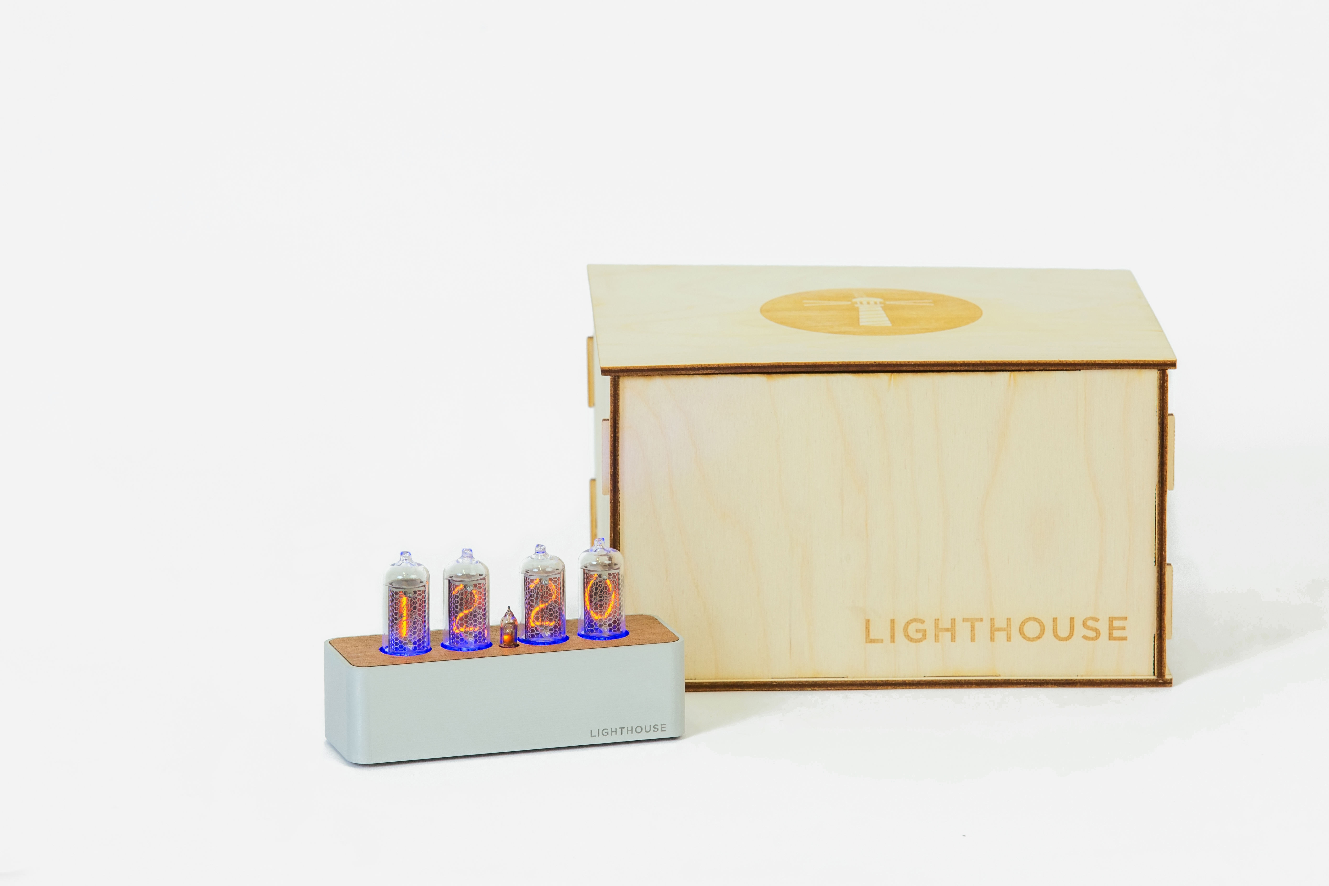 

Часы на газоразрядных индикаторах Lighthouse 1.1 Steel