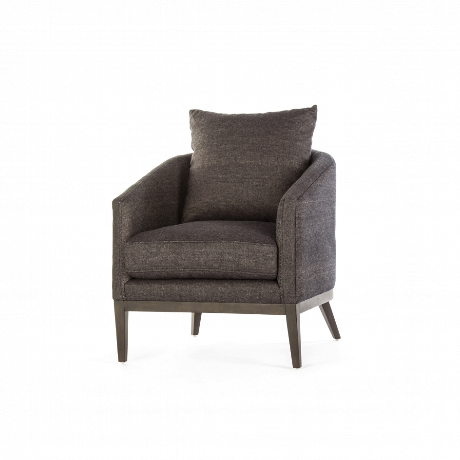 

Кресло Celia Chair с ножками из массива березы