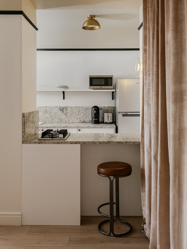 Фотография: Кухня и столовая в стиле Современный, Эко, Квартира, Студия, США, Проект недели, Калифорния, 40-60 метров, Bravo.Bureau – фото на INMYROOM