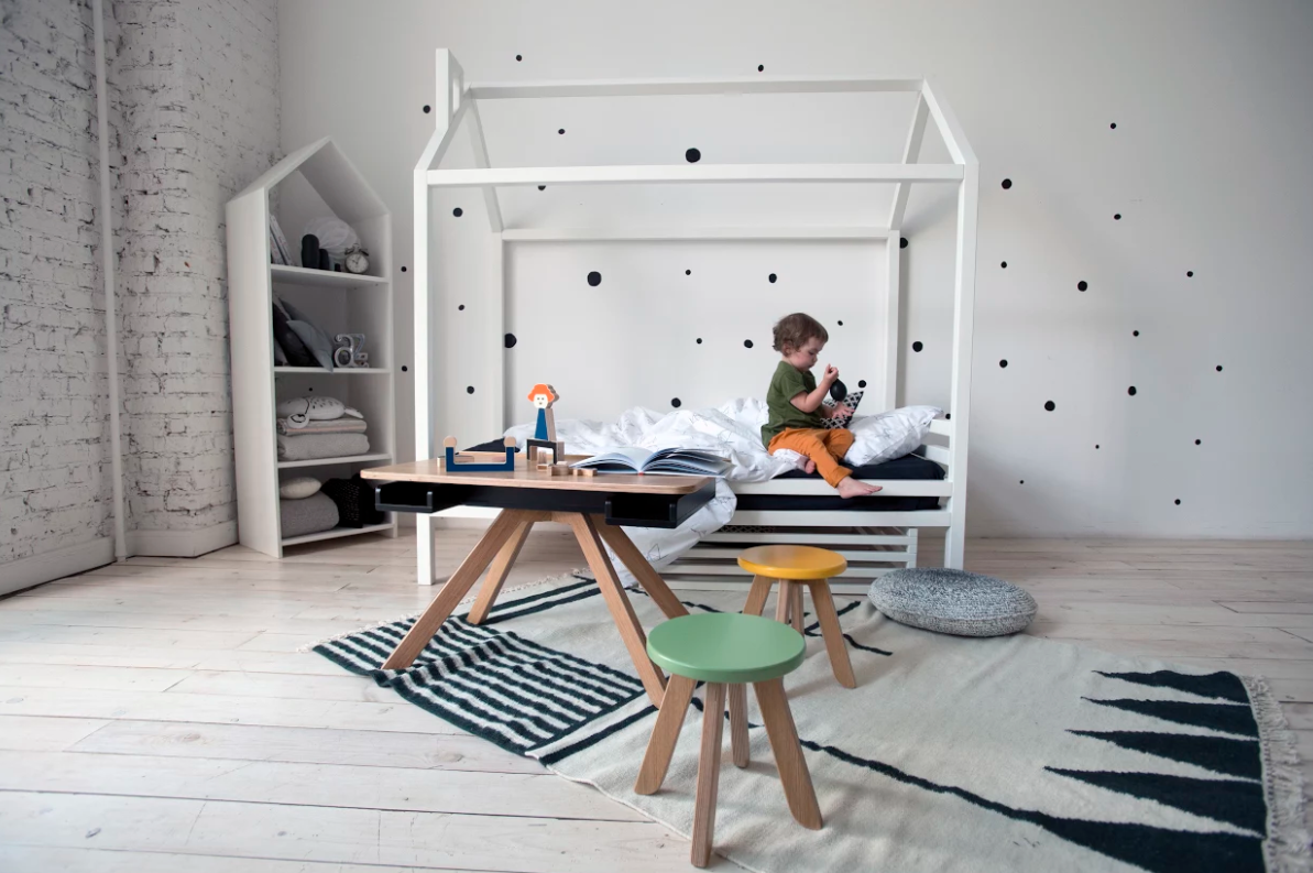 

Стол-мольберт Moonk "Malevich" m черный 4-8 лет