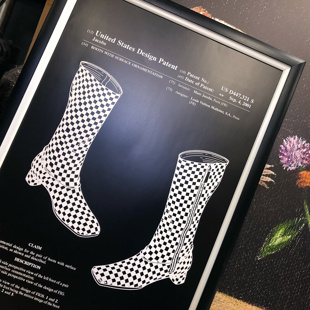

Арт-постер патент Louis Vuitton на дамские сапоги