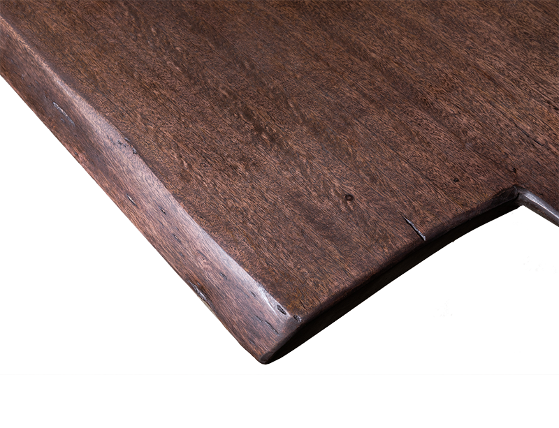 

Стол обеденный Slab Table с ножками из металла.