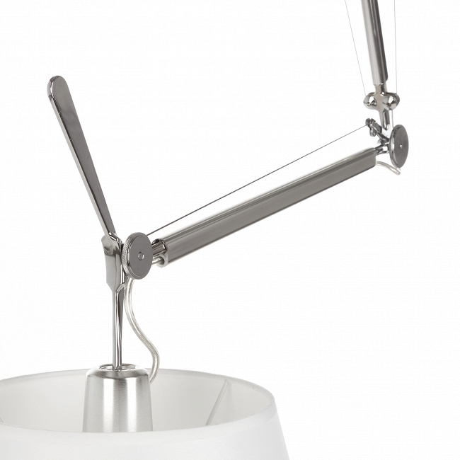 

Подвесной светильник с белым абажуром