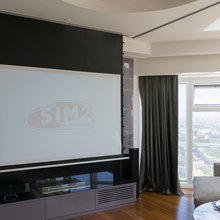 Фото из портфолио Домашний кинотеатр с проектором в гостиной – фотографии дизайна интерьеров на INMYROOM
