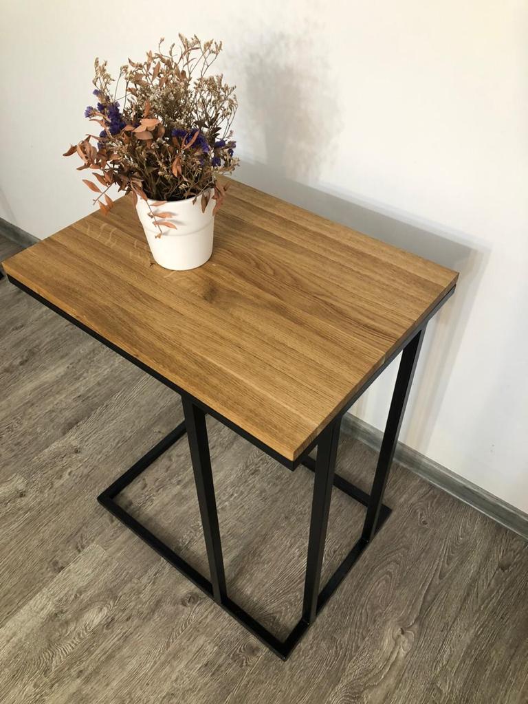 

Журнальный столик с дубовой столешницей