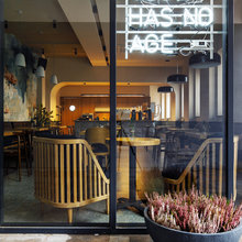 Фото из портфолио Кафе "Справа" – фотографии дизайна интерьеров на INMYROOM
