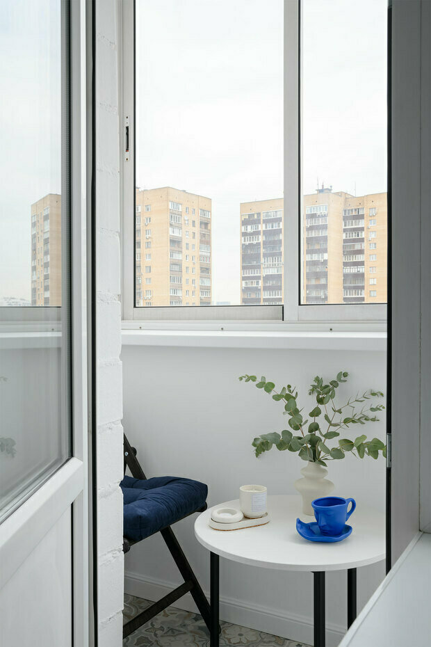Фотография: Балкон в стиле Современный, Минимализм, Малогабаритная квартира, Квартира, Москва, Хрущевка, 2 комнаты, 40-60 метров, Алина Валлиулина – фото на INMYROOM