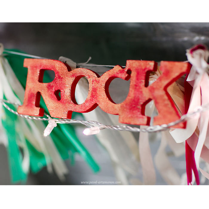 Надпись "rock" Надпись "rock"