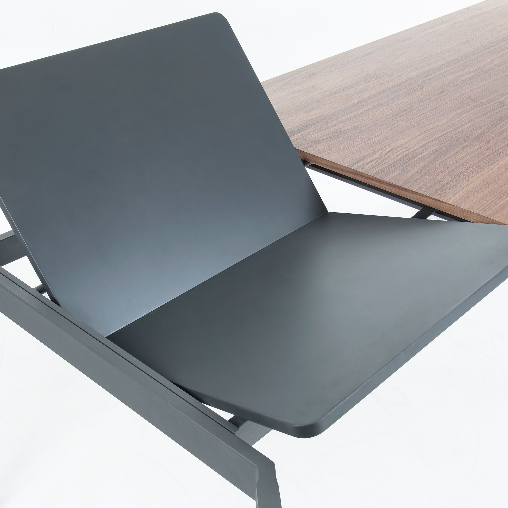 

Раскладной обеденный стол Mahon Walnut Veneer