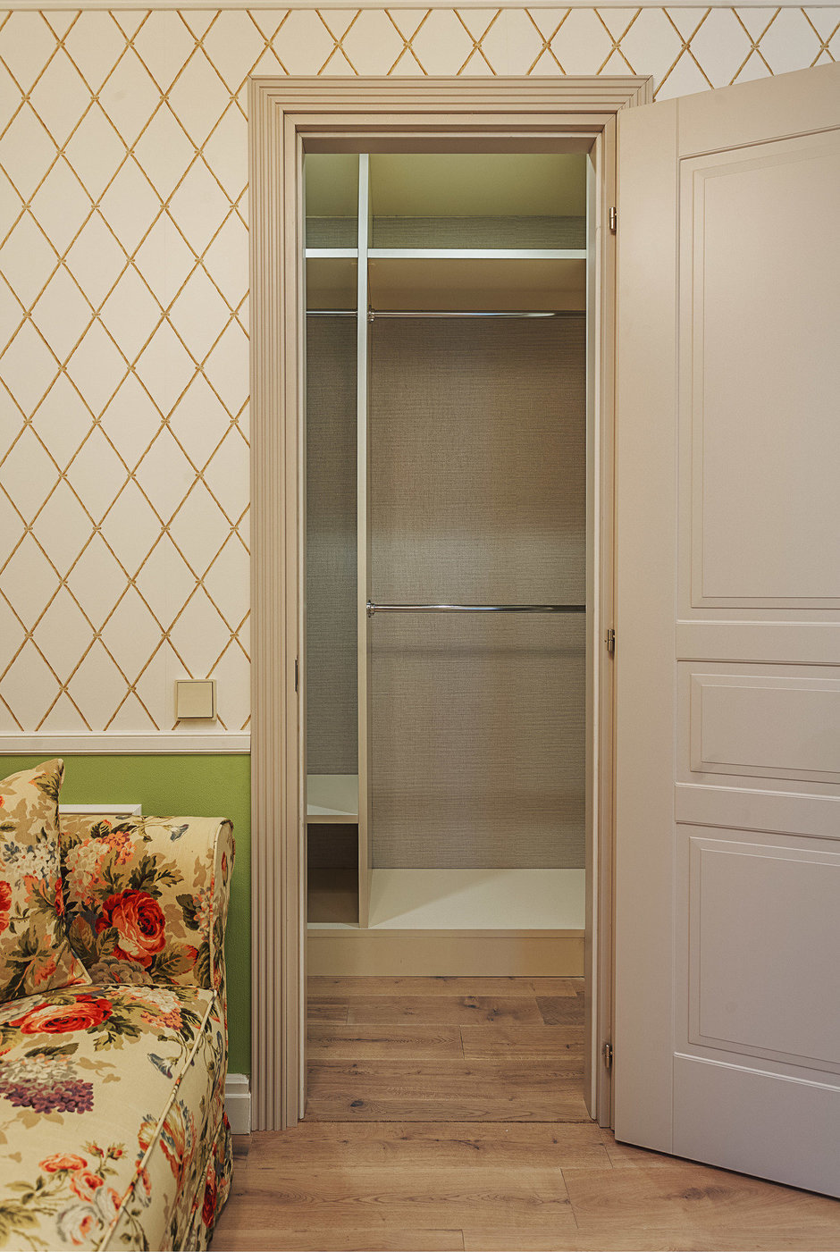 Фотография: в стиле , Кантри, Эклектика, Квартира, Россия, MW-LIGHT, Проект недели, Dulux, Марина Саркисян, Eijffinger, Новая Москва, Jacob Delafon, Donolux, Mr Doors, ARTE LAMP, ENERGY, Orac decor, «Интерьерная лавка», как из однушки сделать двушку, Verona Mobili, DreamLand, дизайн однокомнатной квартиры, функциональная однушка, Агата мебель, Vives ceramica, Hatria, Nautico Econom, Mainzu Tissu, Landoor – фото на InMyRoom.ru