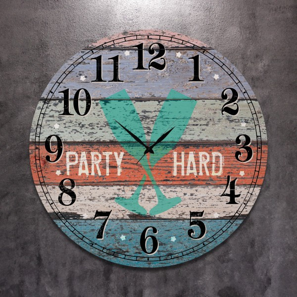 

Часы настенные Party Hard в винтажном стиле