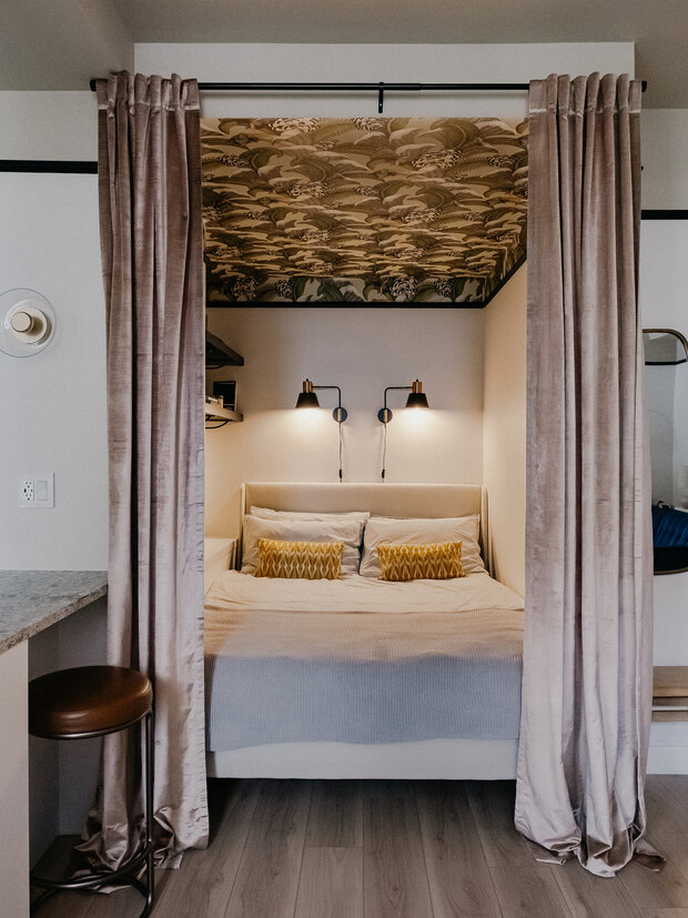 Фотография: Спальня в стиле Современный, Эко, Квартира, Студия, США, Проект недели, Калифорния, 40-60 метров, Bravo.Bureau – фото на INMYROOM
