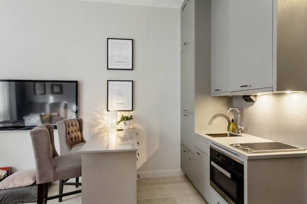 Фотография: Кухня и столовая в стиле Скандинавский, Малогабаритная квартира – фото на INMYROOM
