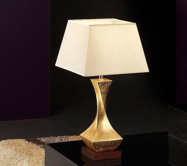 

Настольная лампа Schuller Deco с белым абажуром