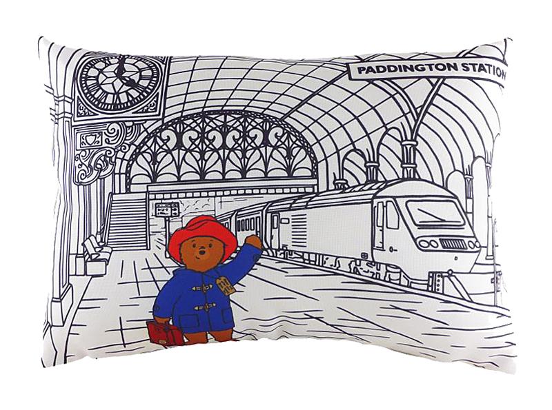 

Подушка с принтом Paddington Photo Bomb
