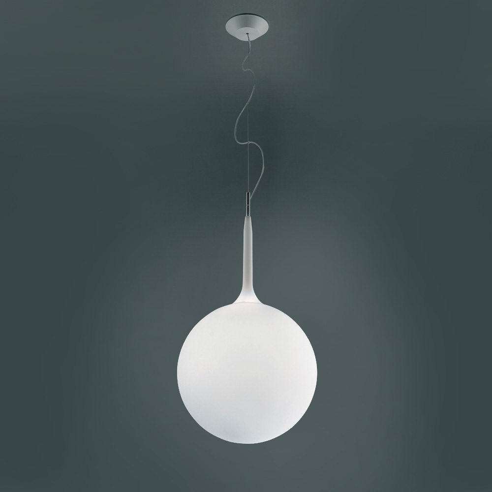 

Подвесной светильник Artemide Castore с плафоном из белого стекла