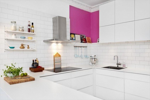 Фото из портфолио Белоснежный интерьер с яркими цветовыми пятнами – фотографии дизайна интерьеров на INMYROOM