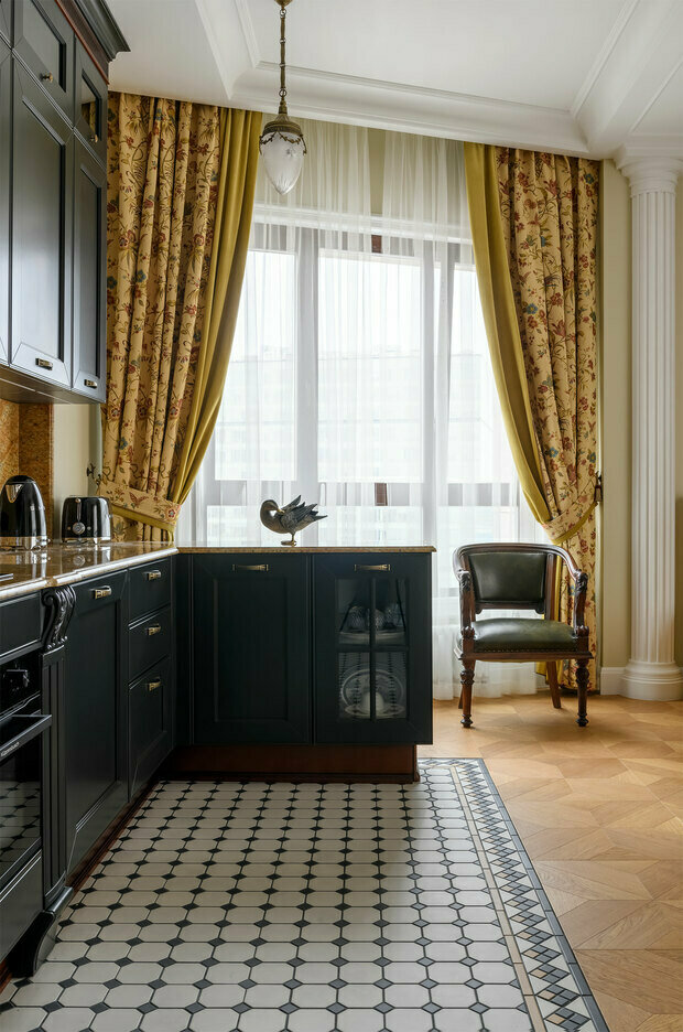 Фотография: Кухня и столовая в стиле Классический, Эклектика, Проект недели, 3 комнаты, 60-90 метров – фото на INMYROOM