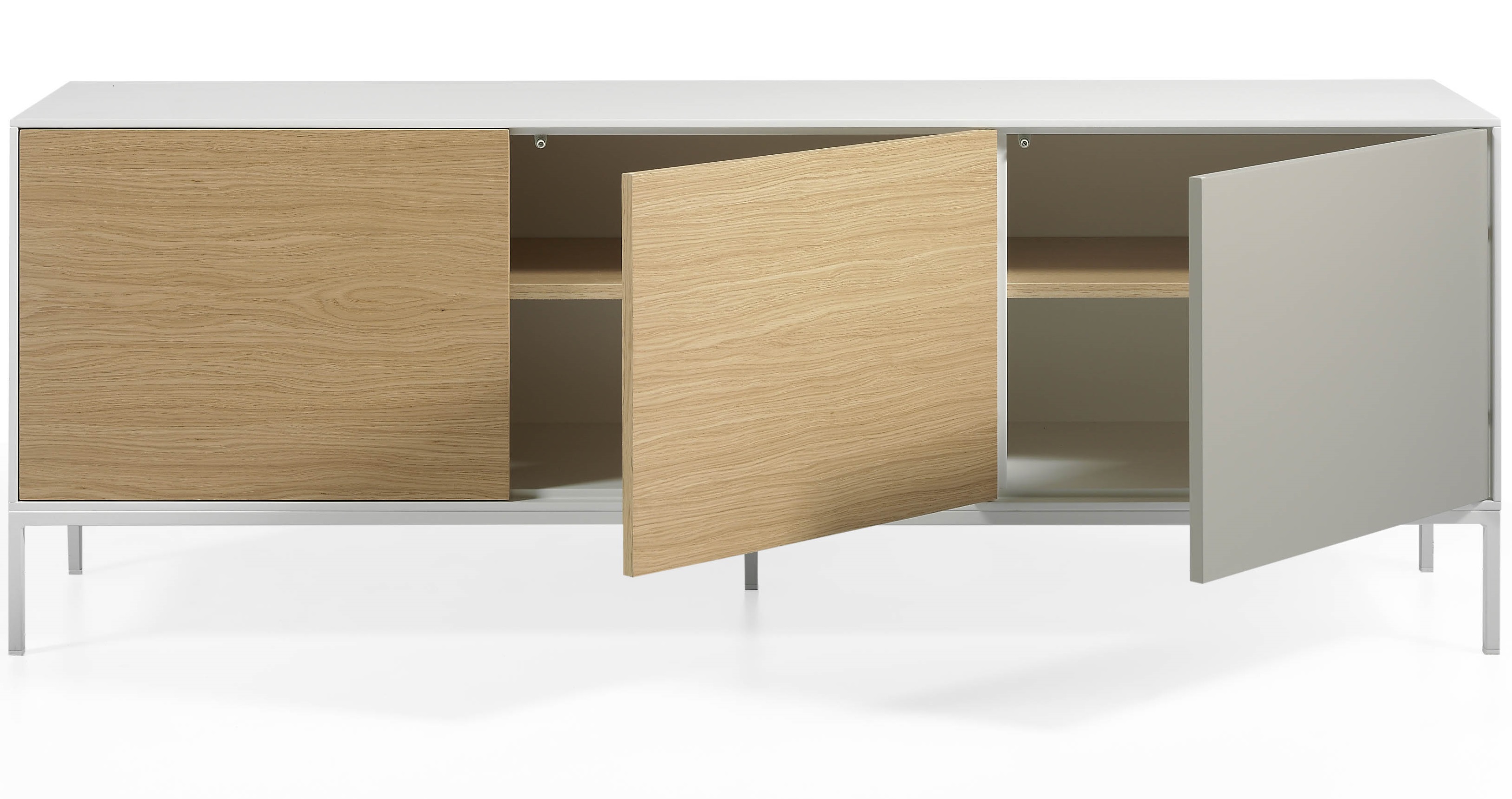 

Буфет из стали и массива дуба