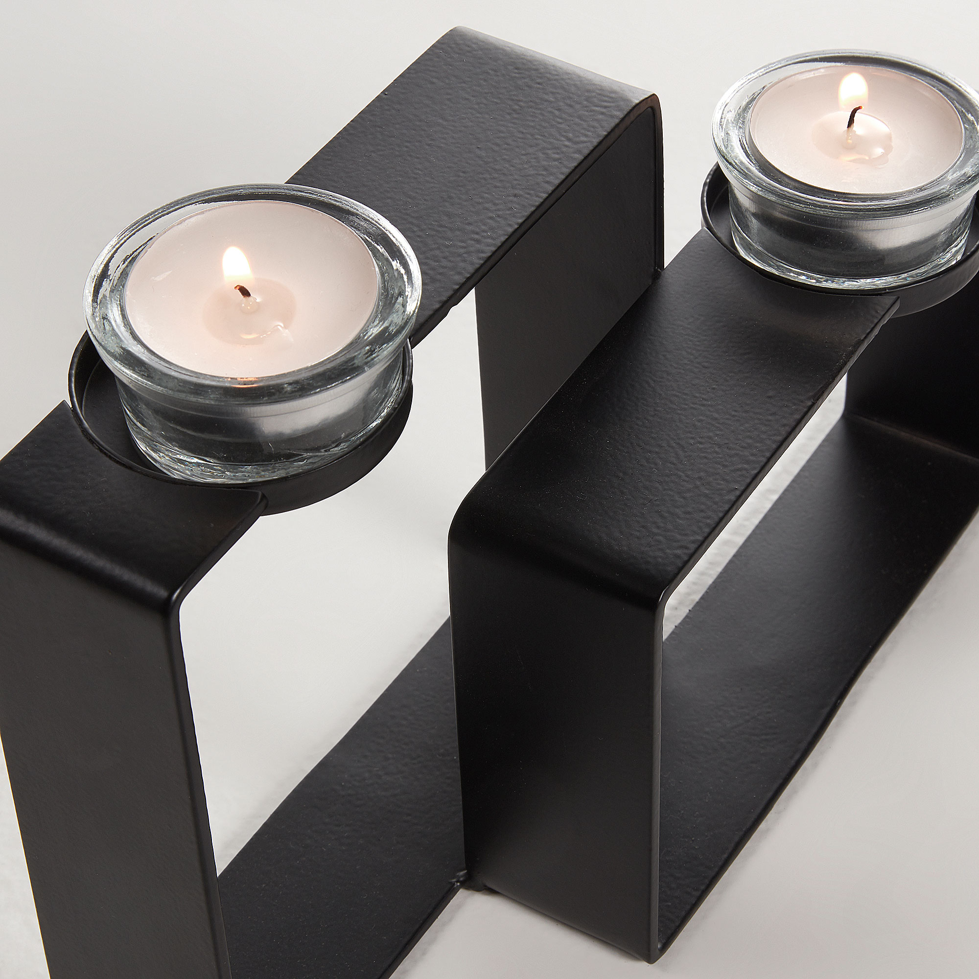 

Подсвечники Olafson Candle Holder с черным основанием