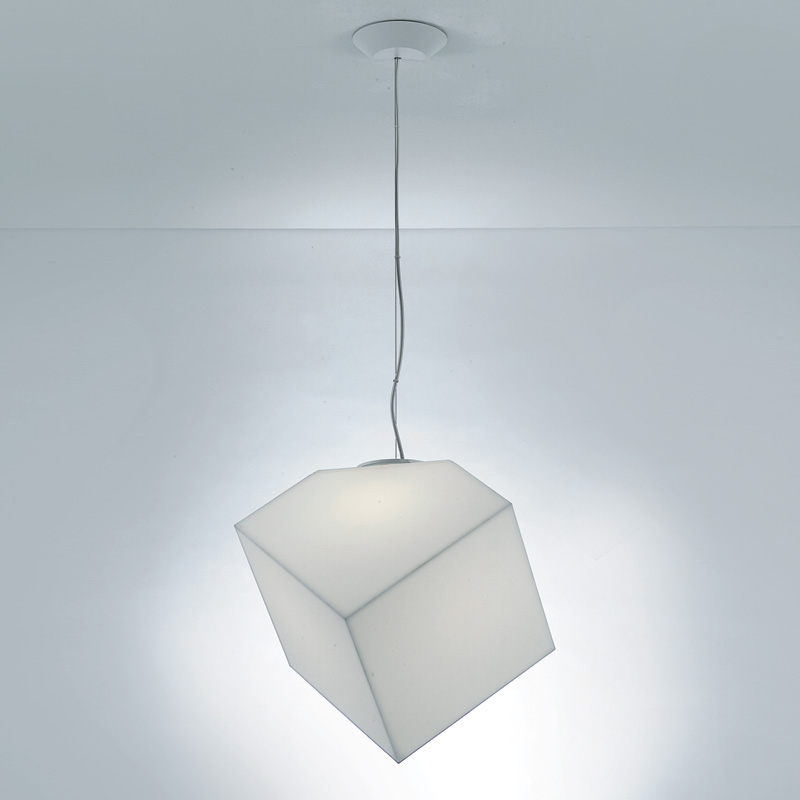 

Подвесной светильник Artemide Edge из термопластика
