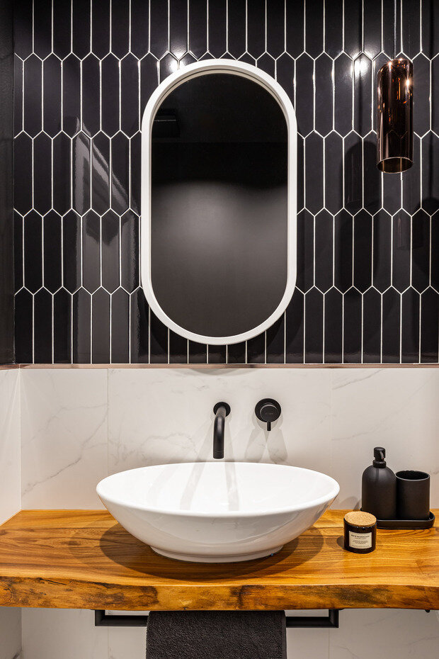 Красная ванная комната: смелые идеи дизайна и декора (91 фото + видео)