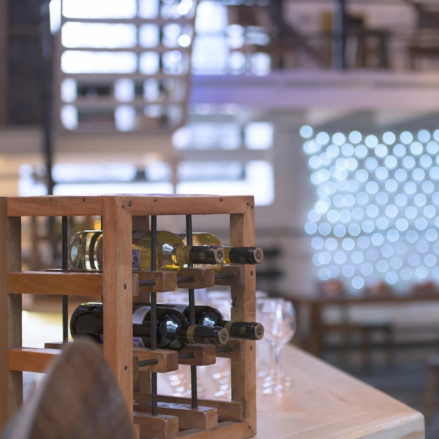 

Подставка для вина мини из массива тика