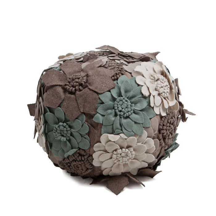 Шерстяной пуф Loca Nera small garden flower Шерстяной пуф Loca Nera small garden flower