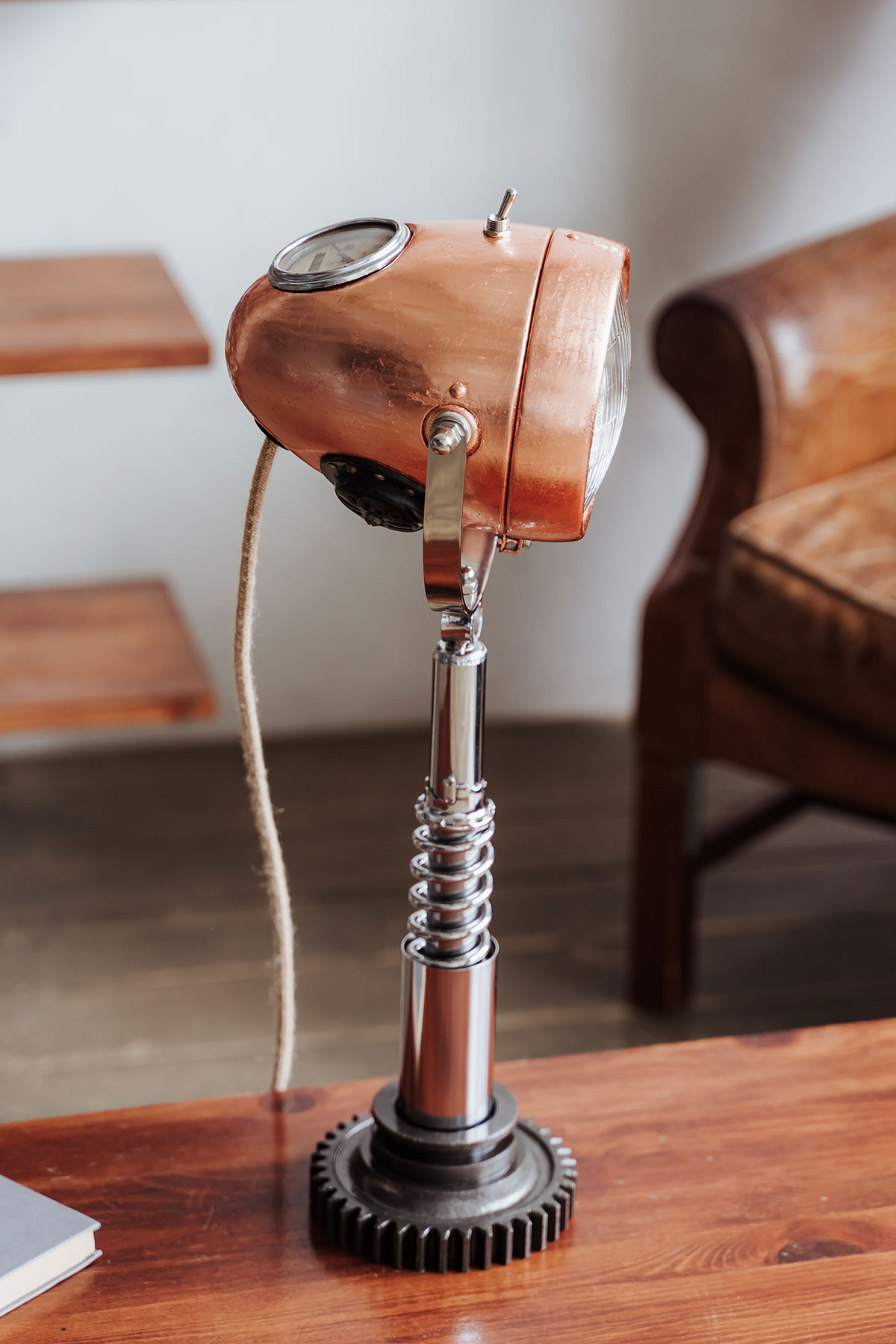 

Настольная лампа Motospring Gear Copper