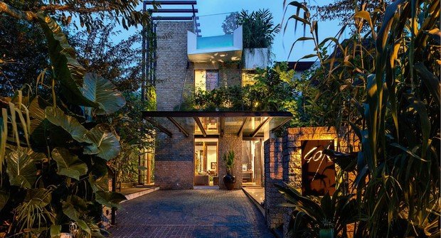 Фото из портфолио Бассейн на крыше и джунгли в гостиной – фотографии дизайна интерьеров на INMYROOM