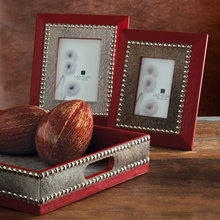 Рамка для фотографий FAUX PONY & RED LEATHERETTE Рамка для фотографий FAUX PONY & RED LEATHERETTE