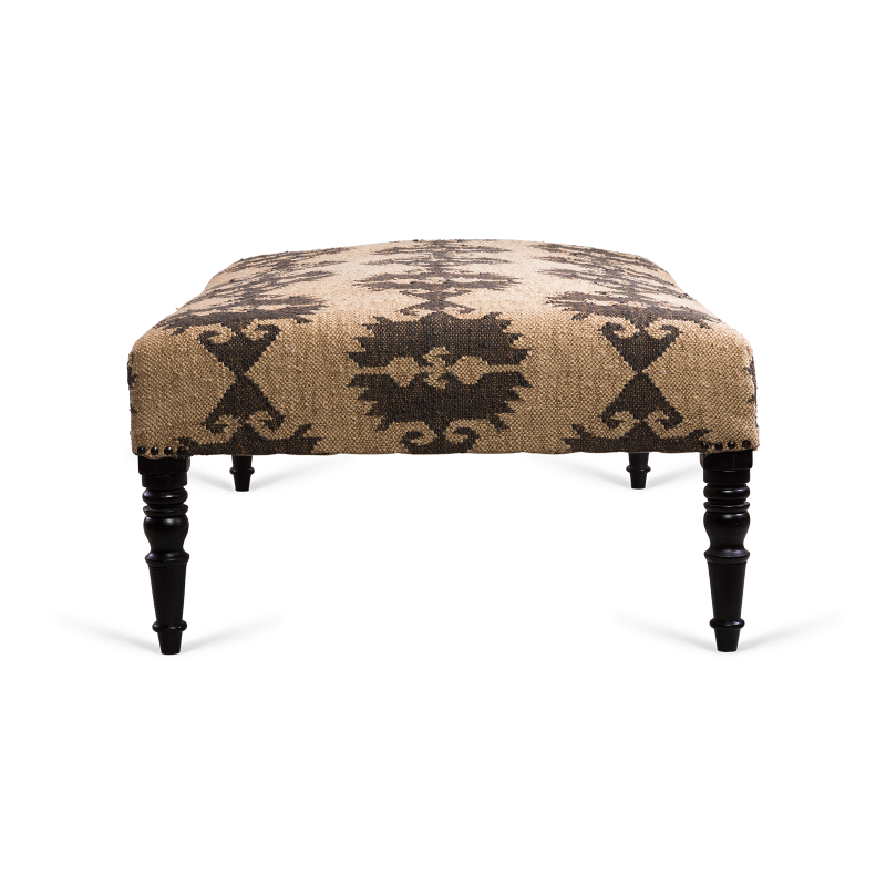

Оттоманка Scarab с ножками из массива