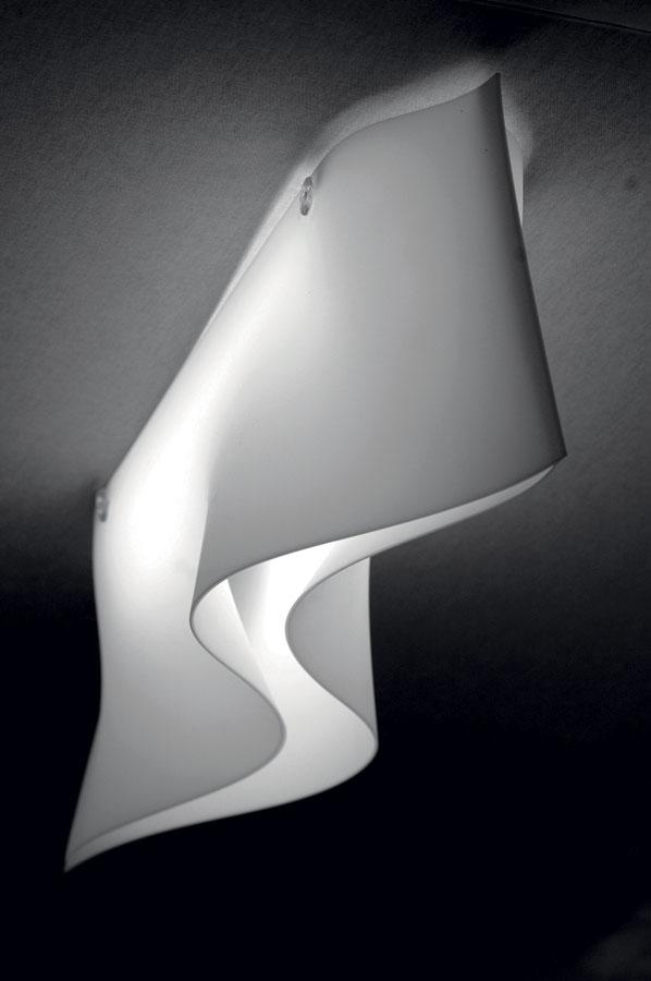 

Потолочный светильник Artemide "Zeffiro" с плафоном из пластика