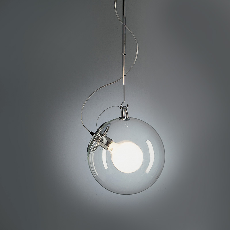 

Подвесной светильник Artemide Miconos с плафоном из прозрачного выдувного стекла