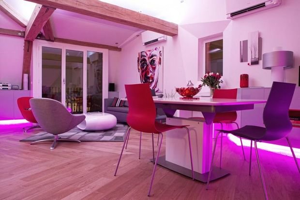 Фотография: Кухня и столовая в стиле Хай-тек, Декор интерьера, Дизайн интерьера, Мебель и свет, Цвет в интерьере – фото на INMYROOM
