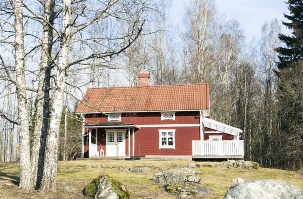 Фото из портфолио Чудесный красный  дом, расположенный на небольшом холме в окружении лесов и лугов – фотографии дизайна интерьеров на INMYROOM