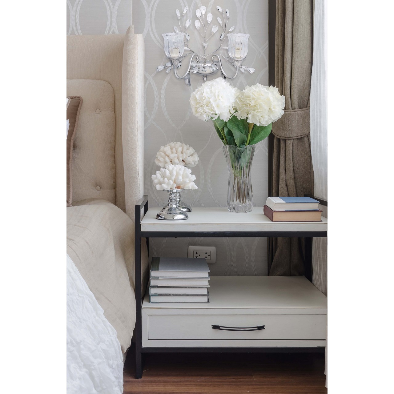 

Бра виола в флористическом стиле