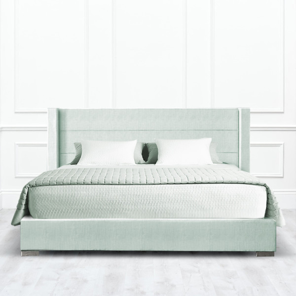 

Кровать Letto из массива с обивкой бледно-зеленого цвета