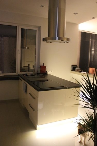 Фотография: Кухня и столовая в стиле Современный, Хай-тек, Дизайн интерьера – фото на INMYROOM