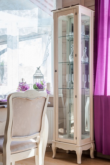 

Витрина одностворчатая стеклянная (высокая)