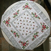 Скатерть-салфетка с розами Скатерть-салфетка с розами