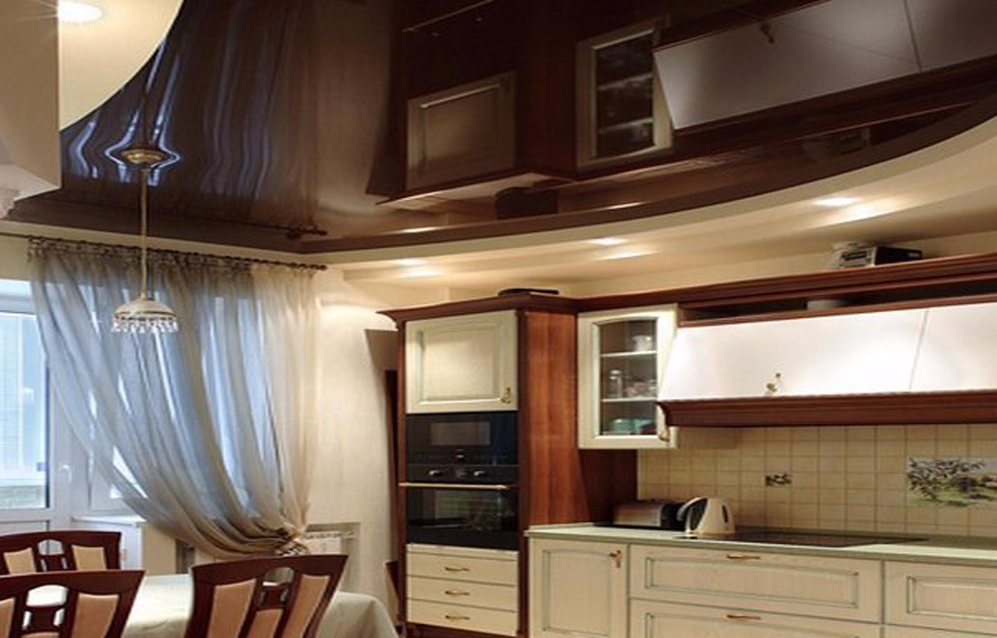 Дизайн натяжных потолков для кухни с фото