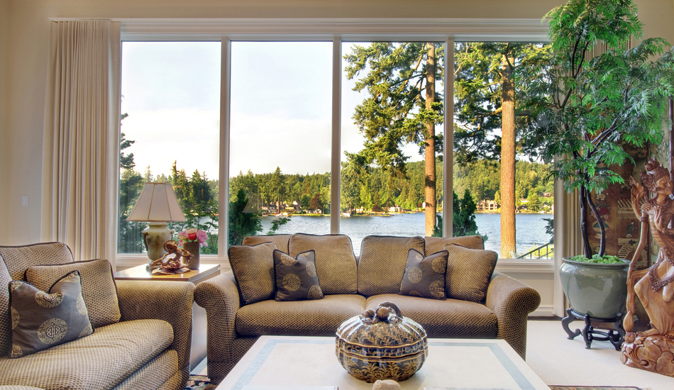 Панорамные окна в доме или квартире. Дизайн интерьера с панорамным остеклением.