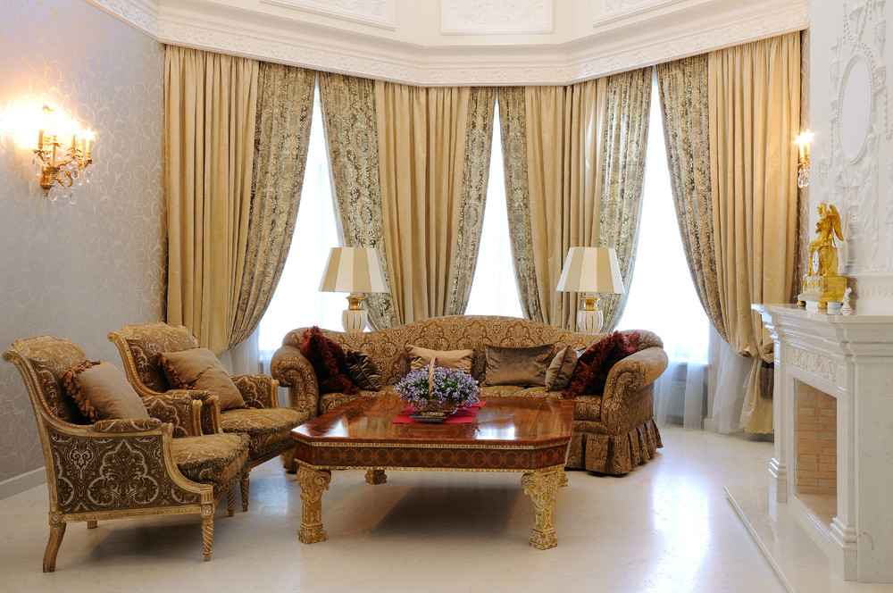 Стильные и оригинальные варианты штор в гостиную для любого интерьера