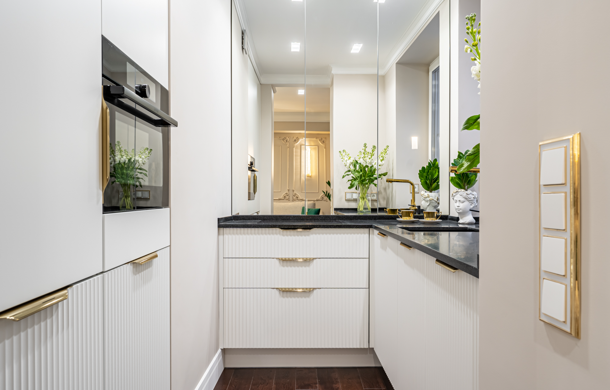 Летняя кухня с застекленной верандой 2,3х5 м - купить в Москве, проекты от «zelgrumer.ru»