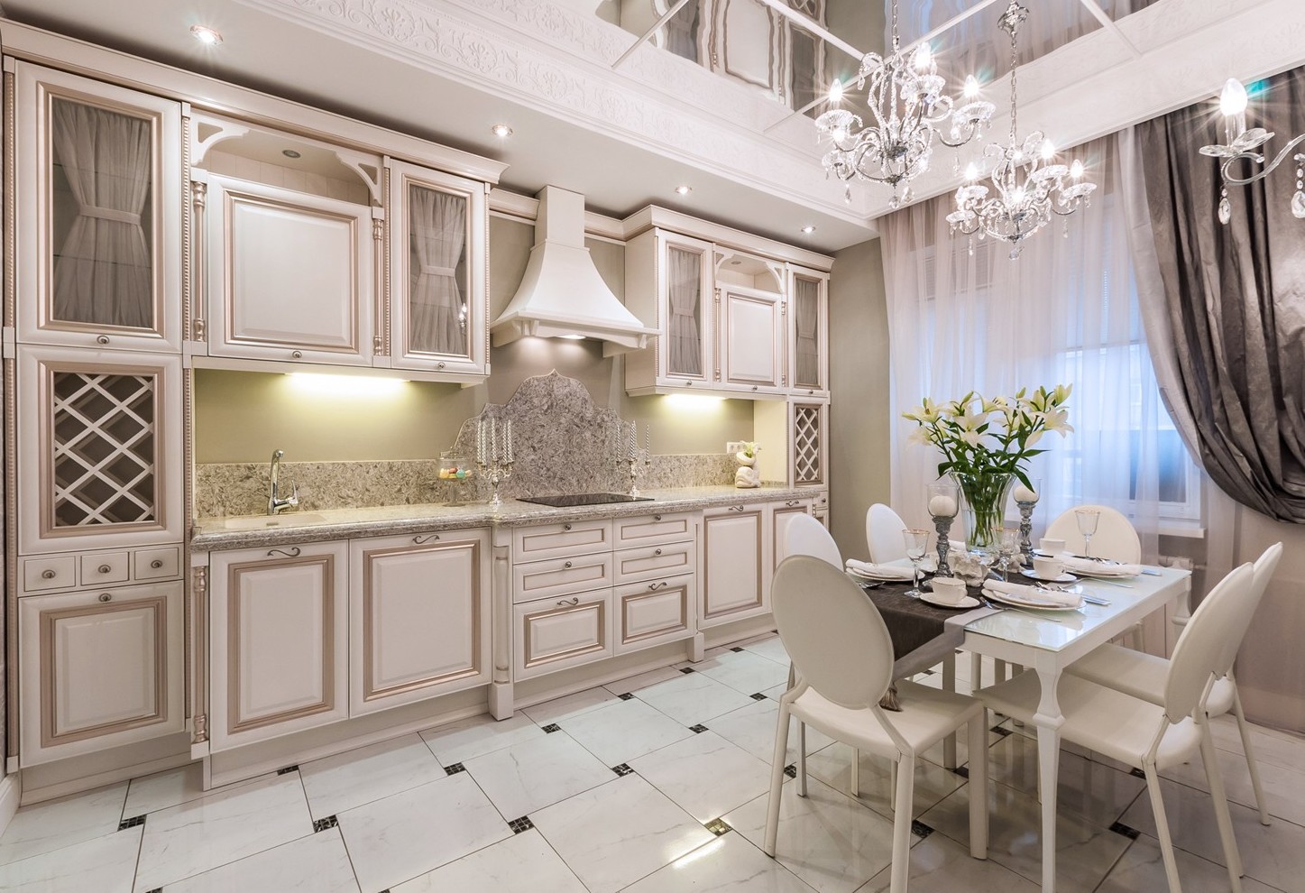 Кухня в классическом стиле: фото интерьера в светлых тонах